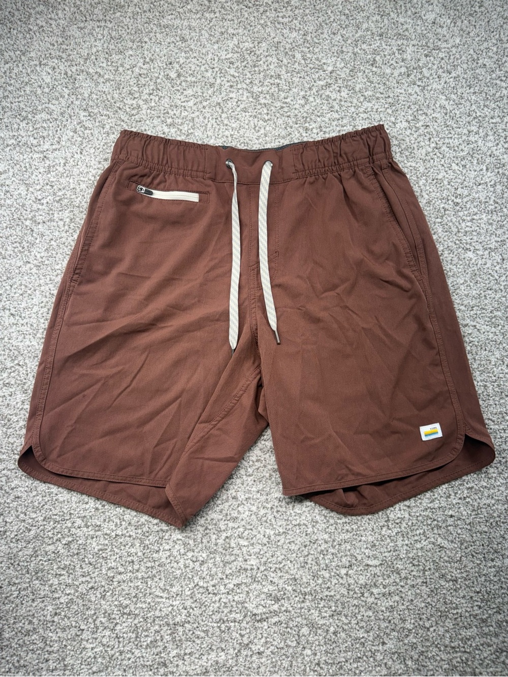 Men's Vuori Chestnut Brown Athletic Workout Stretch Unlined 7" Shorts Size S